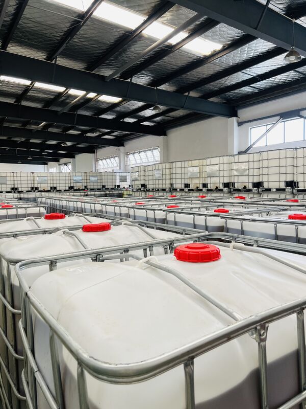 Room Temperature Epoxy Resin with Impact Strength 8-16kJ / M2 and Curing Time 130-140°C 6-10 Hrs for Strong Adhesion To Metals, Plastics, And Wood